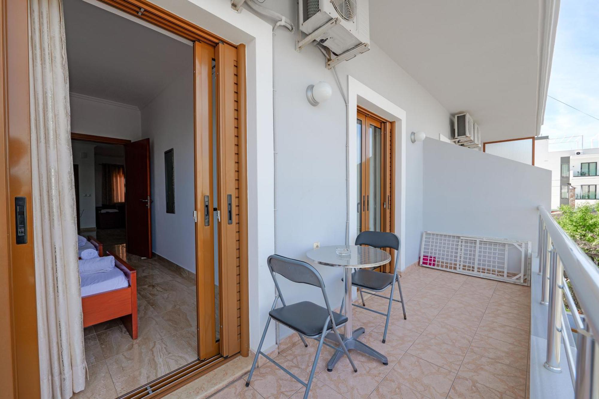קסאמיל Guesthouse Moonlight Downtown מראה חיצוני תמונה