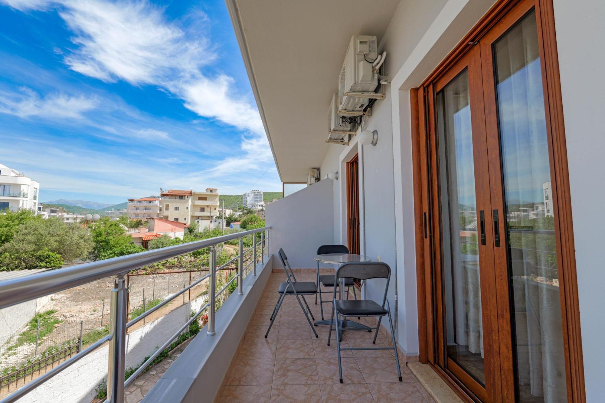 קסאמיל Guesthouse Moonlight Downtown מראה חיצוני תמונה